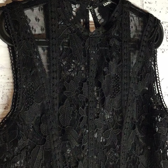 ✨Express Elegant Black Lace Top Size Large - Picture 3 of 9
